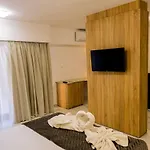 Island Dreams Rooms & Suites